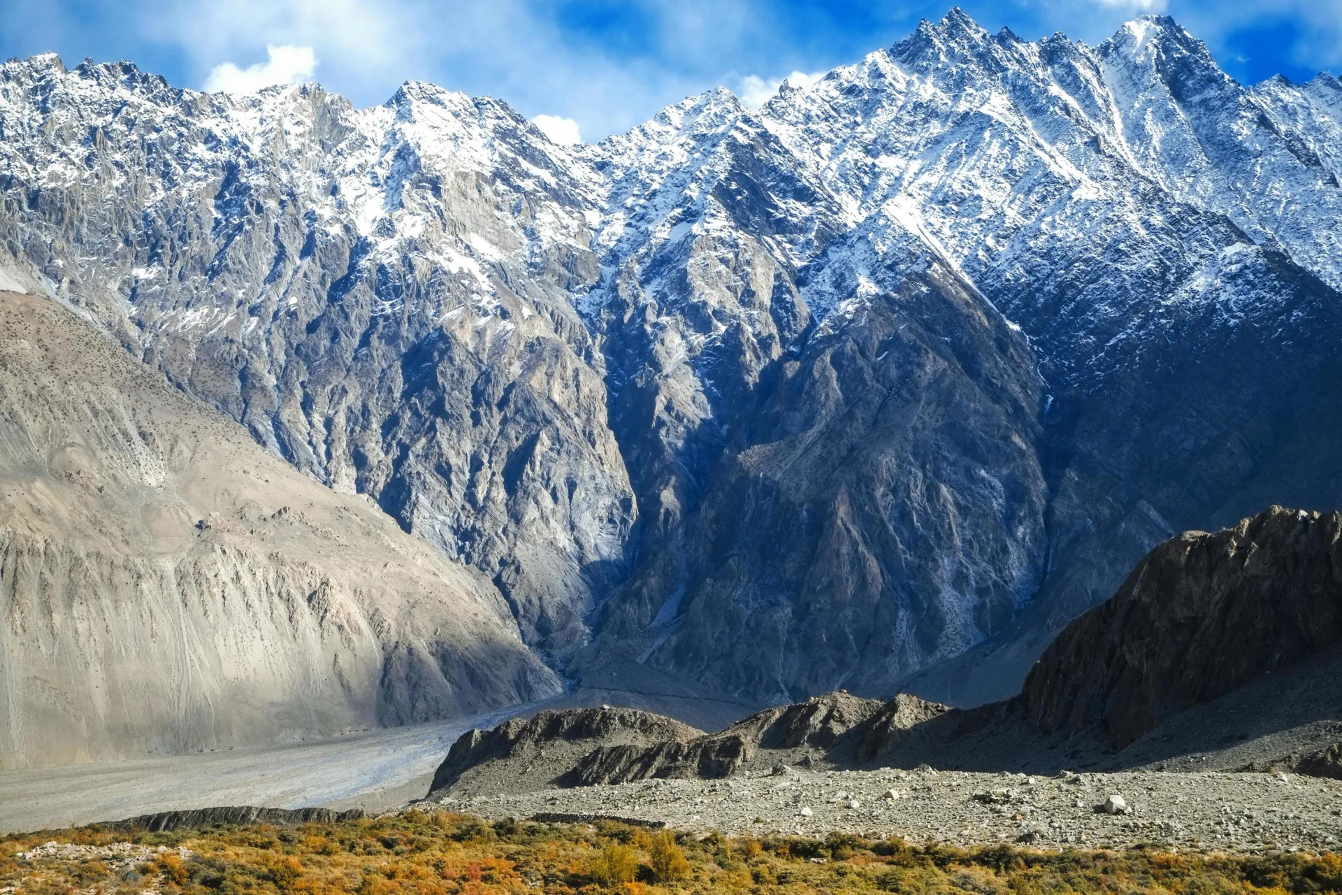 Snow-capped peaks near Koh-e-Brobar