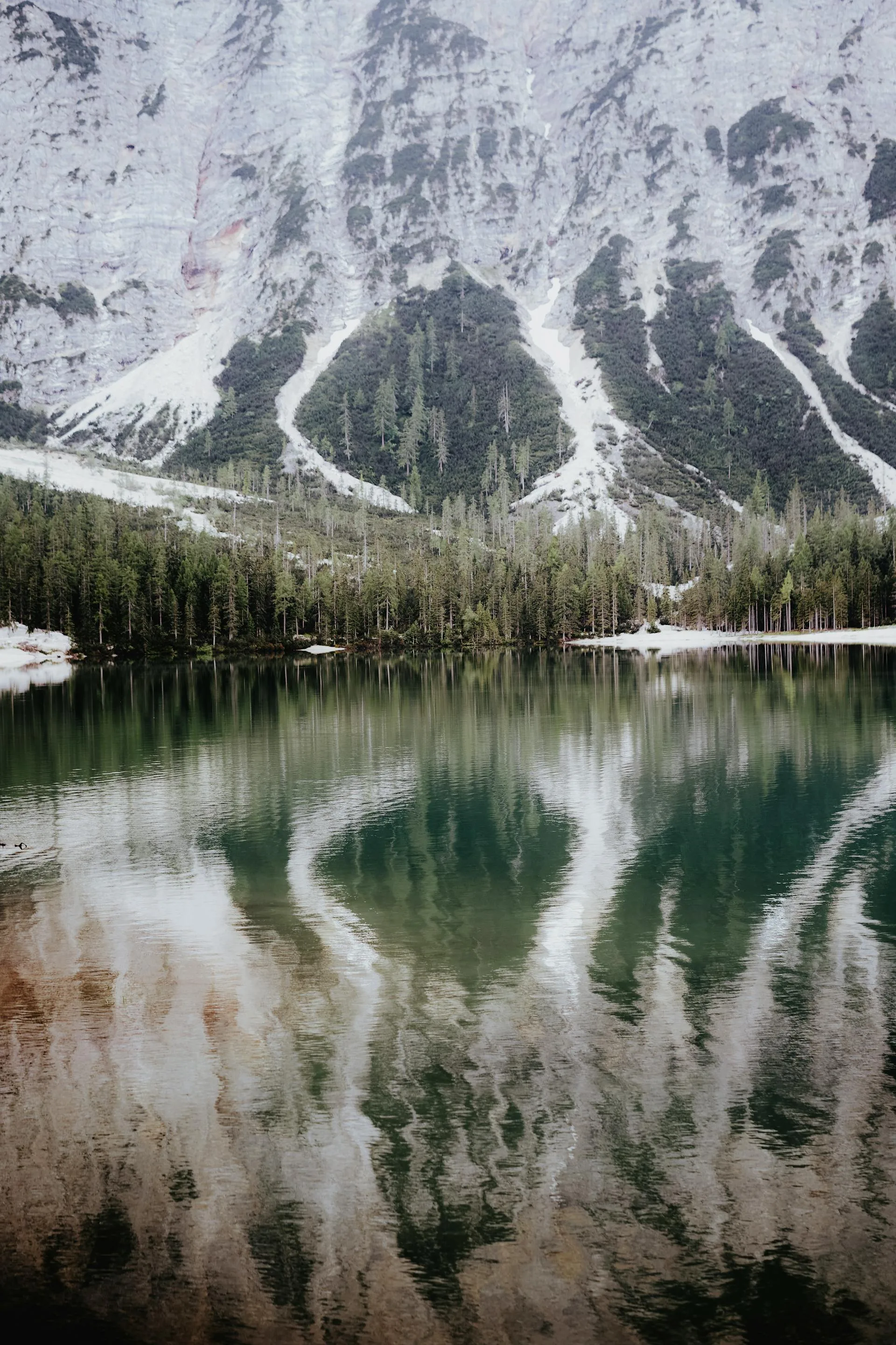 Lake mountain reflection