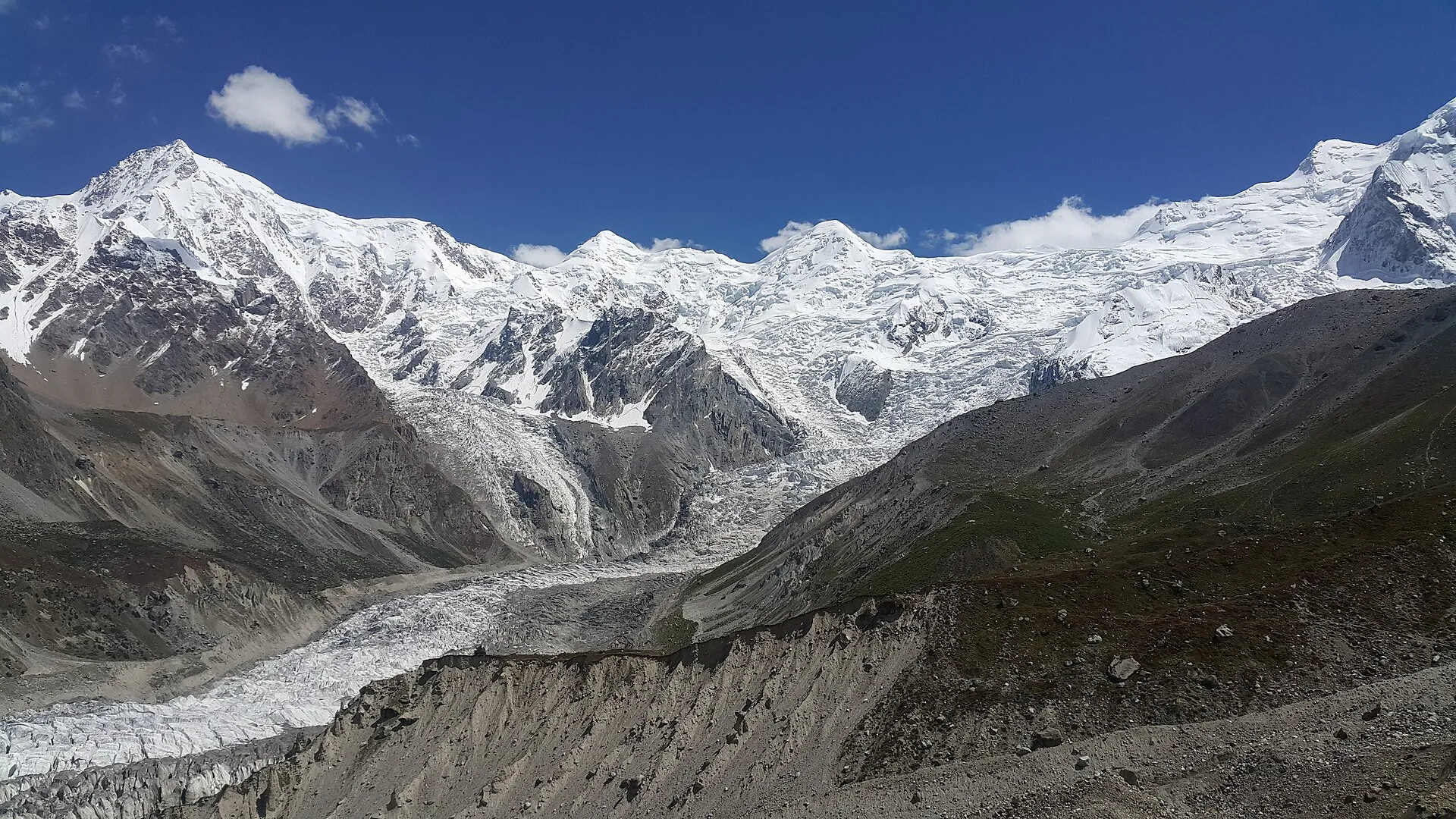 Nanga Parbat above the moraine of the Rakhiot Glacier