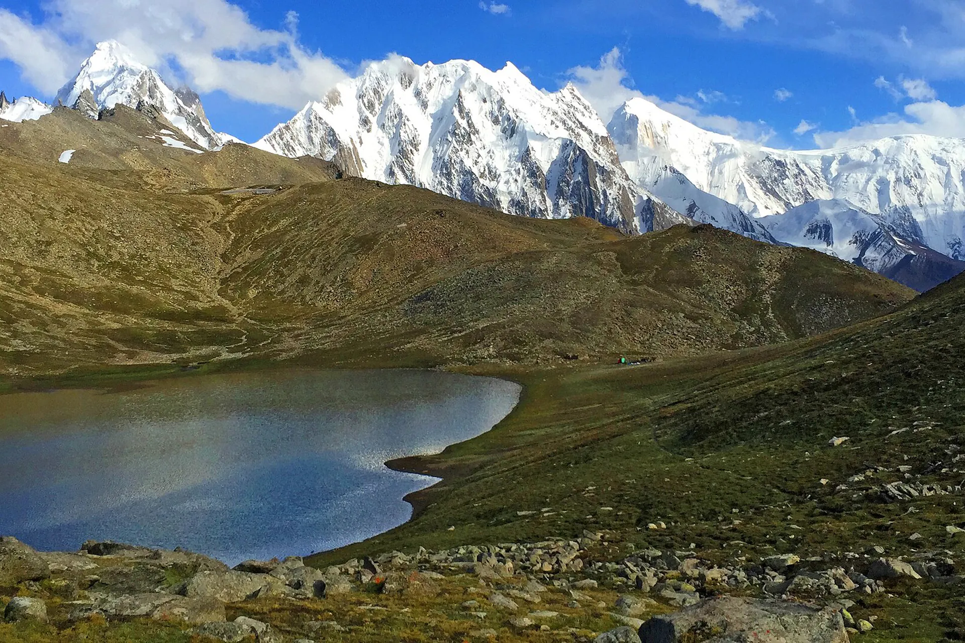 Rush Lake at 4,694 m below the snow peaks of the Nagar Karakoram